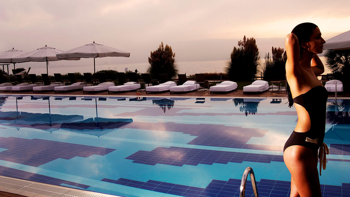 Outdoor Swimming Pool 