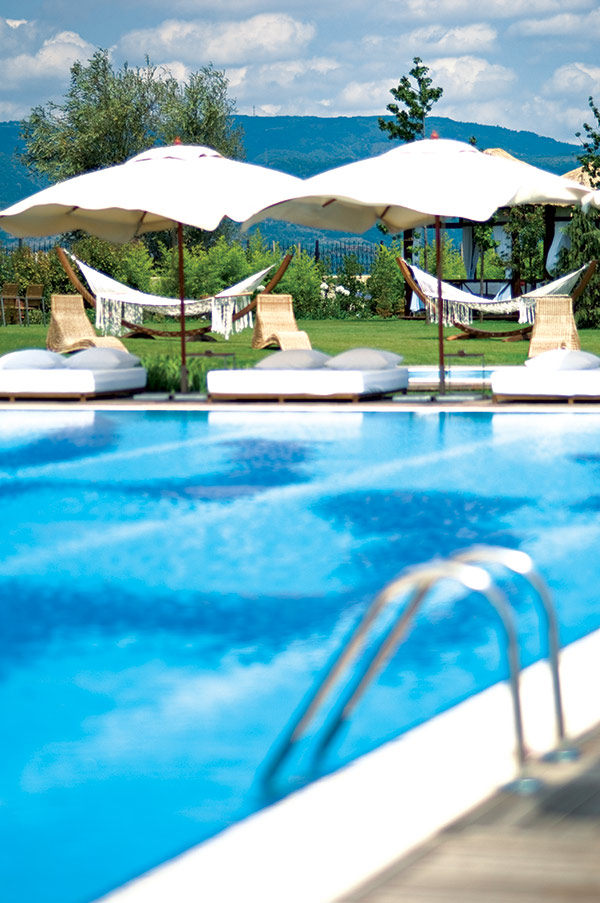Outdoor Swimming Pool 